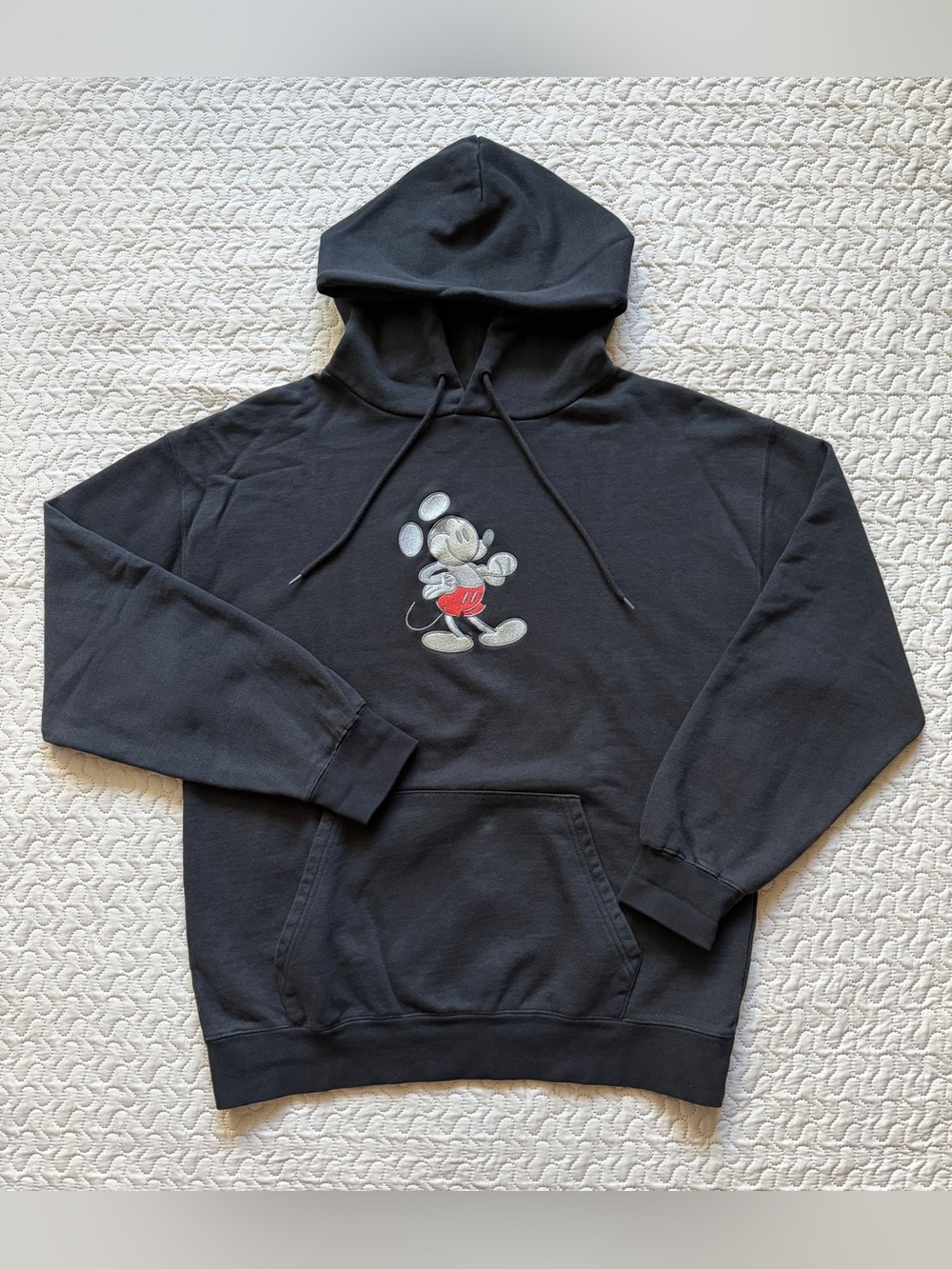 Disney Mickey Mouse Men’s Large Black Embroidered Graphic Pullover Hoodie